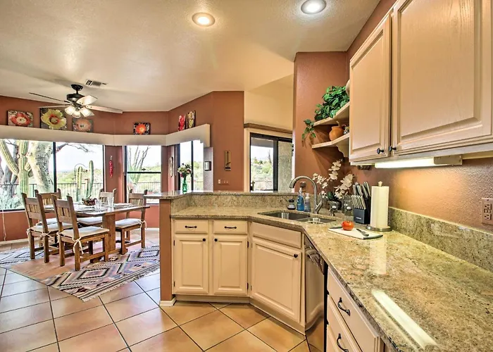 Holiday home Getaway W/ Patio, Bbq & Mountain Views! *