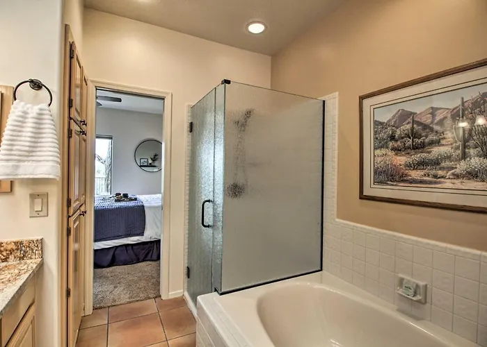 Holiday home Getaway W/ Patio, Bbq & Mountain Views!