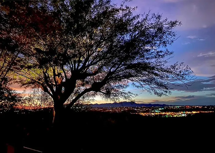 Holiday home Getaway W/ Patio, Bbq & Mountain Views! Oro Valley